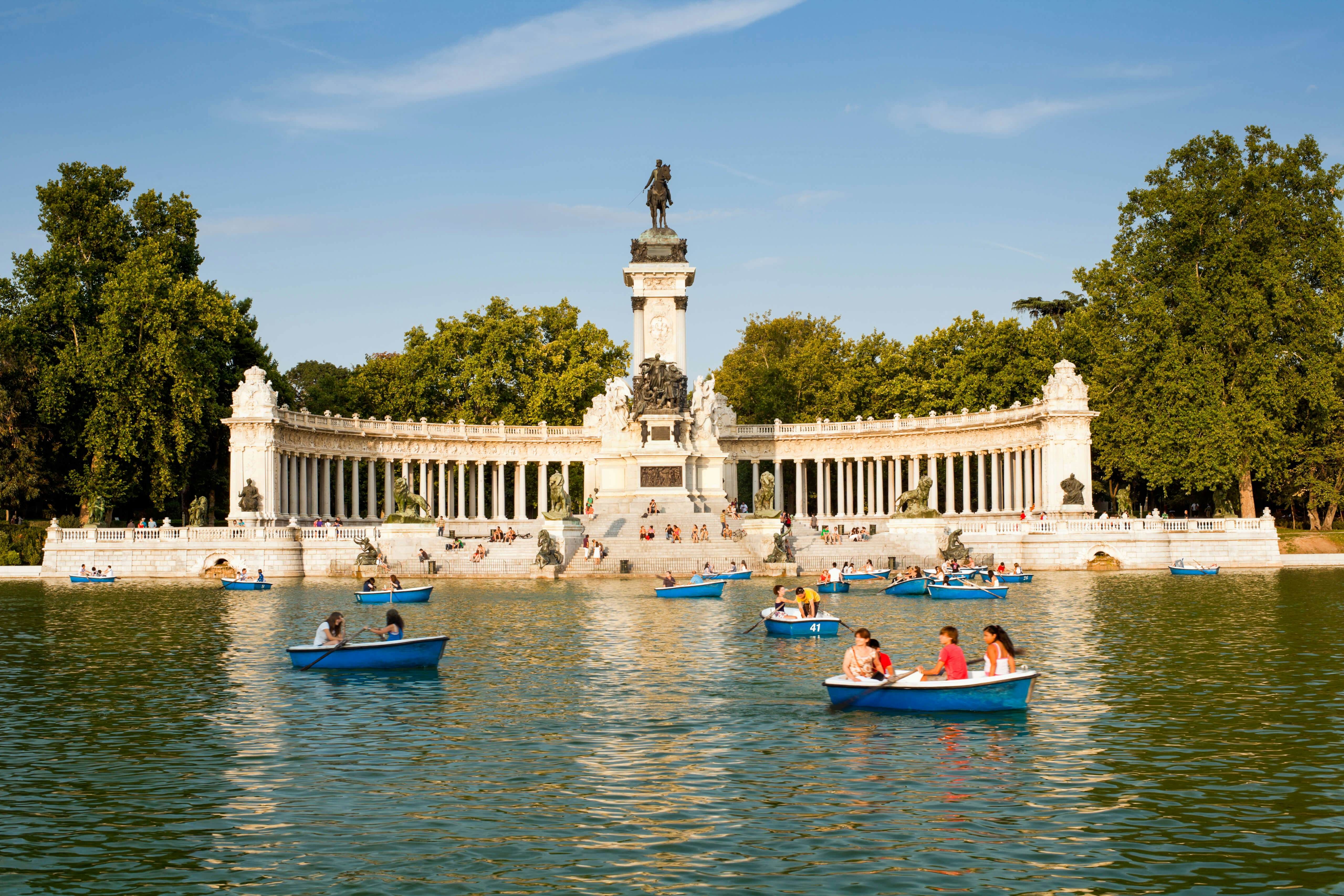 Boats on Retiro pond, Monument to Alfonso XI.